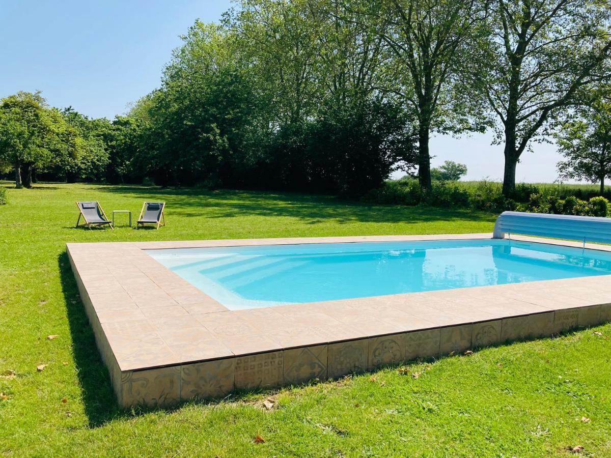 Les Maisons Du Bonheur Bed and Breakfast Château-Garnier Esterno foto