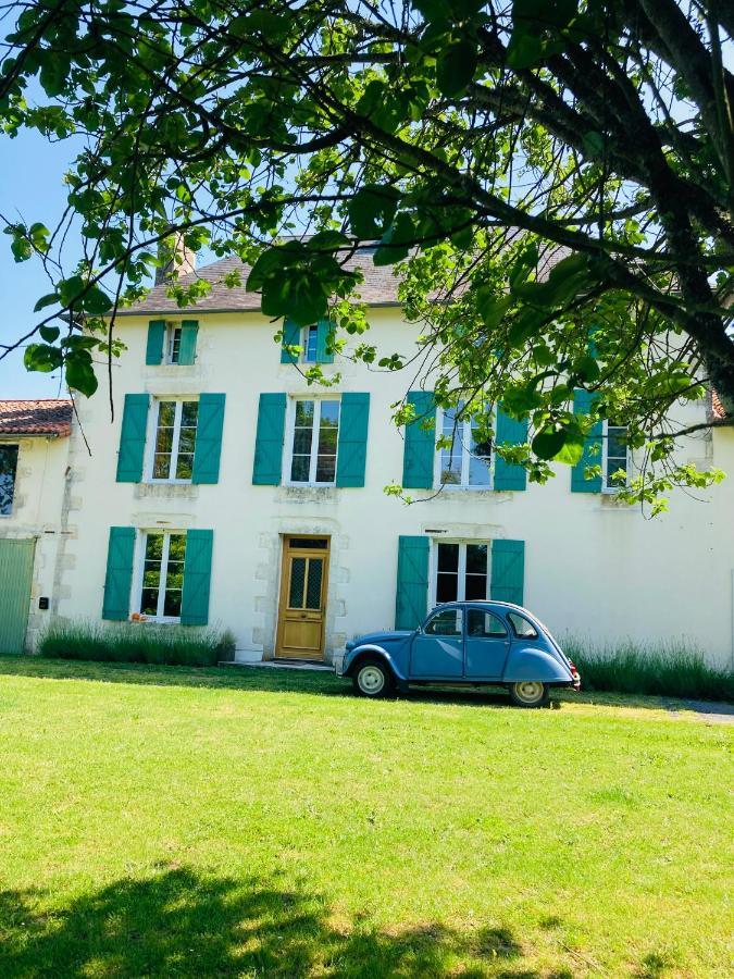 Les Maisons Du Bonheur Bed and Breakfast Château-Garnier Esterno foto